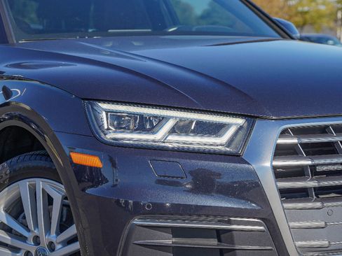 Used 2019 Audi Q5 2.0T Premium Plus w/ Premium Plus Package image 2