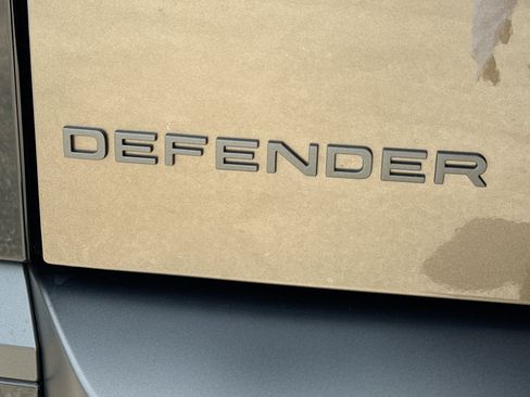 New 2026 Land Rover Defender 110 X-Dynamic SE AWD/4WD image 11