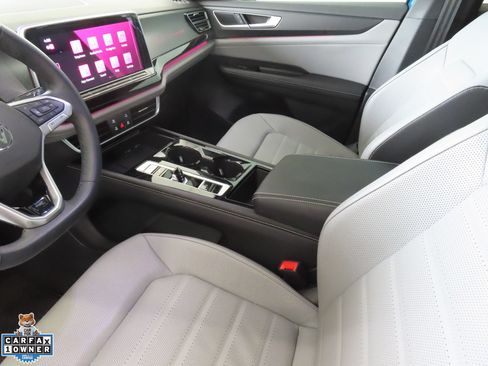Used 2025 Volkswagen Atlas Cross Sport SEL R-Line AWD/4WD image 23