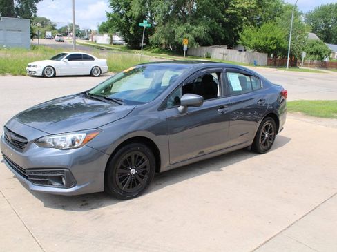 Used 2021 Subaru Impreza 2.0i Premium AWD/4WD image 4