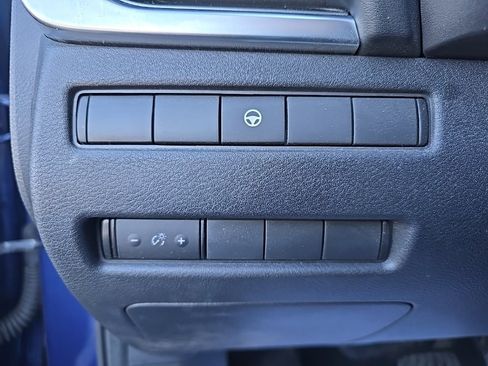 Used 2023 Nissan Rogue SV image 24