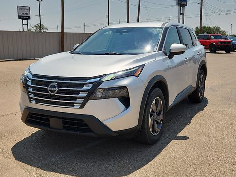 Used 2024 Nissan Rogue SV FWD image 1