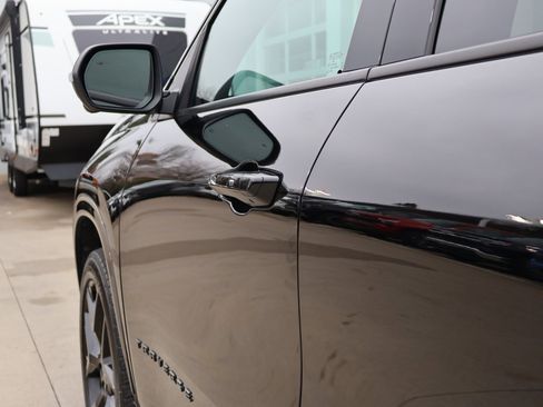 Certified 2024 Chevrolet Traverse RS w/ LPO, Floor Liner Package image 10