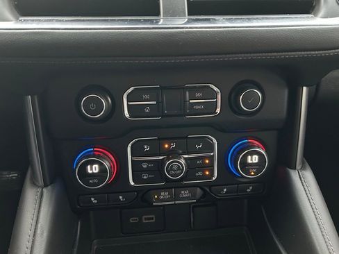 Used 2024 Chevrolet Tahoe LT w/ Luxury Package image 26