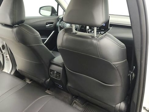 Used 2024 Toyota Corolla Cross XLE w/ Convenience Package FWD image 35