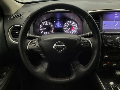 Used 2018 Nissan Pathfinder SV image 22