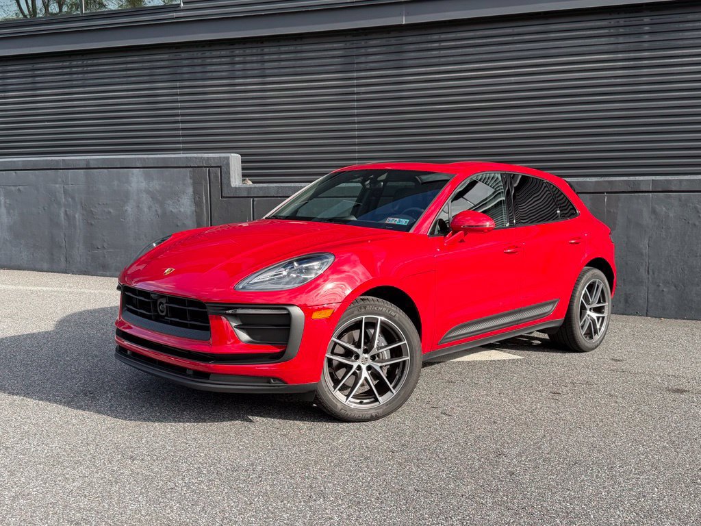 Certified 2026 Porsche Macan AWD/4WD image 1