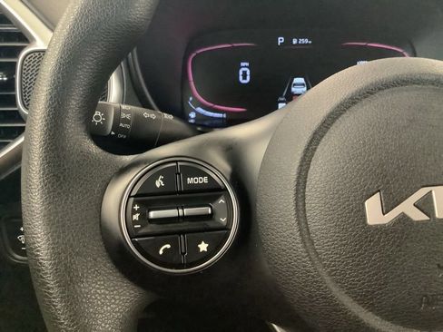 Certified 2025 Kia Soul LX FWD image 26
