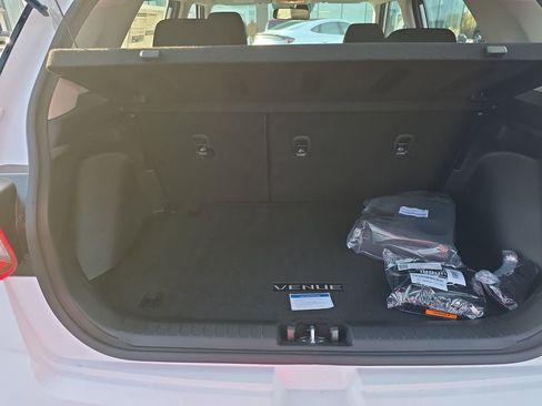 New 2026 Hyundai Venue SE image 20