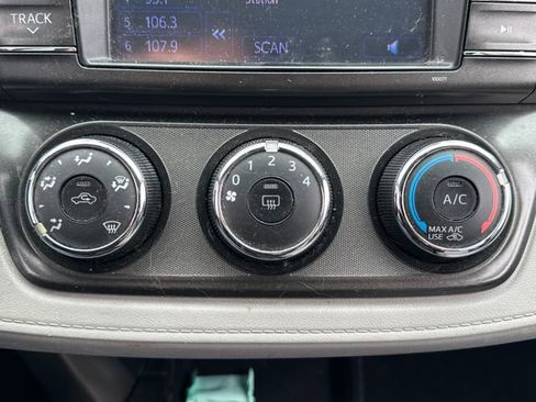 Used 2013 Toyota RAV4 LE FWD image 26