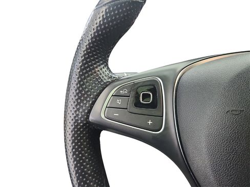 Used 2018 Mercedes-Benz E 300 4MATIC image 39