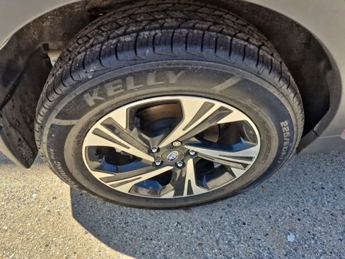 Used 2024 Subaru Crosstrek 2.0i Premium image 9