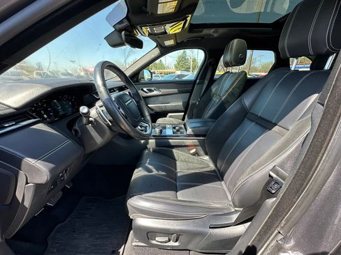 Used 2018 Land Rover Range Rover Velar R-Dynamic SE image 10