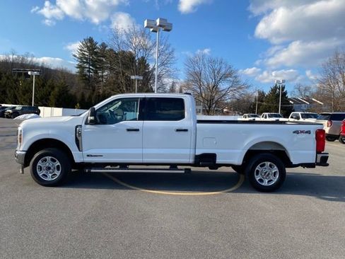 Used 2025 Ford F250 XLT image 2