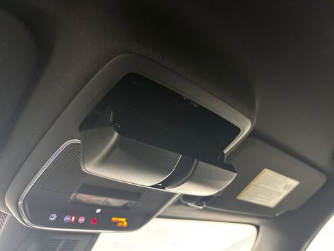 Used 2025 Chevrolet Equinox LT w/ Convenience Package II image 60