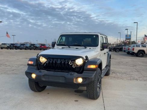 Used 2021 Jeep Wrangler Unlimited Sport image 4