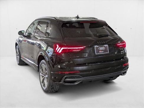 New 2025 Audi Q3 2.0T Premium image 8