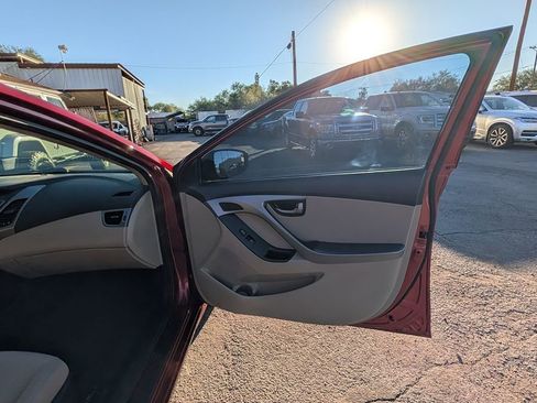 Used 2014 Hyundai Elantra SE w/ Option Group 02 image 35