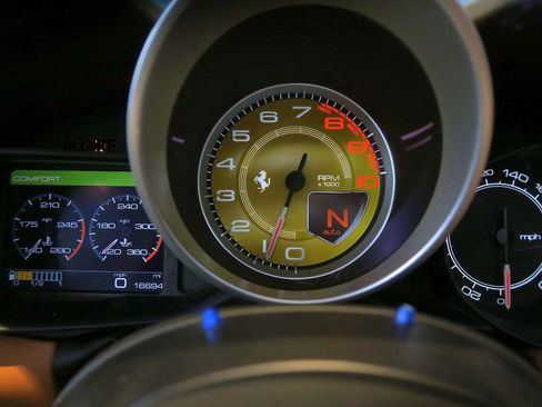 Used 2016 Ferrari California T RWD image 16