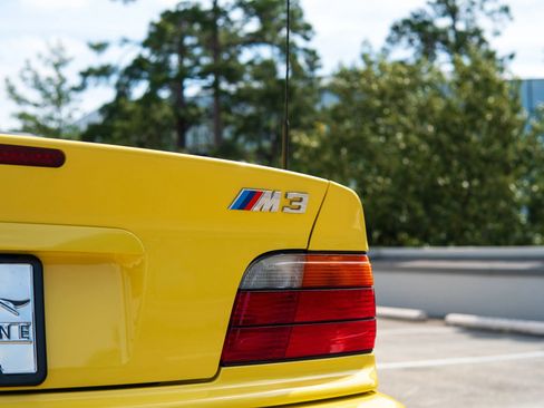 Used 1998 BMW M3 Convertible RWD image 18