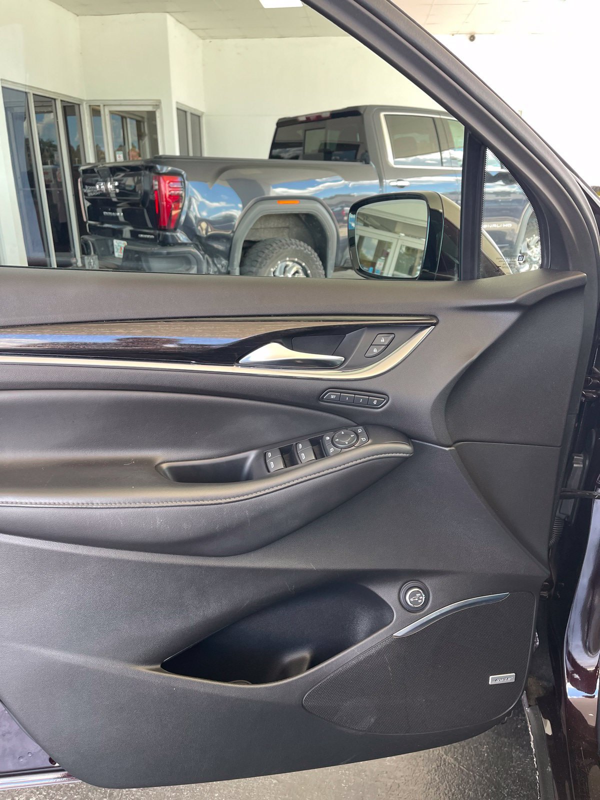 Used 2021 Buick Enclave Avenir w/ Avenir Technology Package FWD image 9