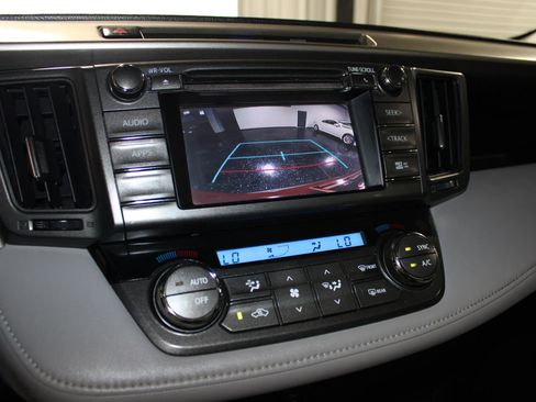 Used 2015 Toyota RAV4 XLE image 19