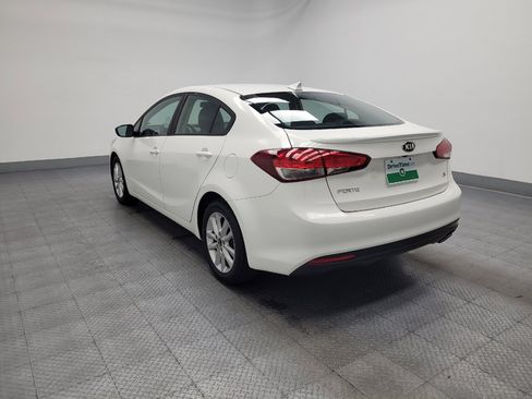 Used 2017 Kia Forte S FWD image 5