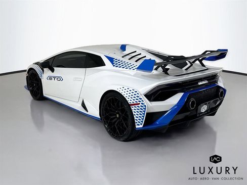 Used 2022 Lamborghini Huracan STO image 8