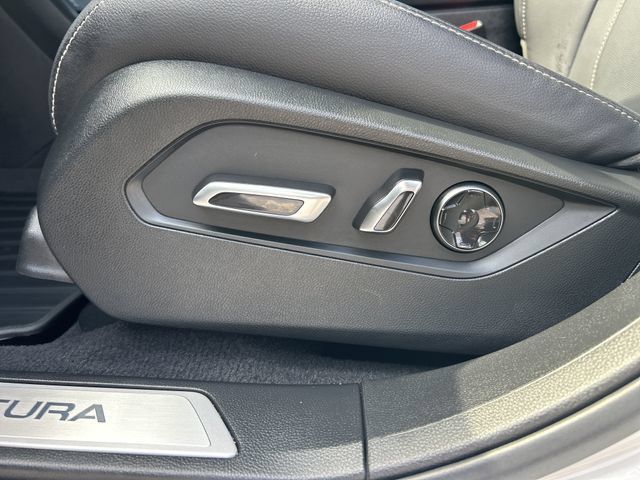 Certified 2025 Acura RDX SH-AWD image 12