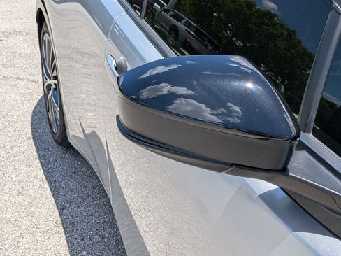Used 2024 Toyota Prius XLE FWD image 12