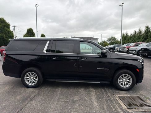 Used 2024 Chevrolet Suburban LT AWD/4WD image 6