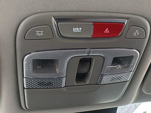 Used 2025 Kia Telluride S FWD image 31