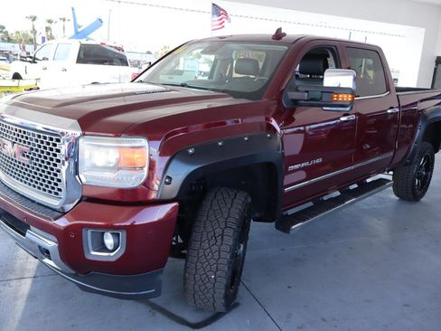 Used 2016 GMC Sierra 2500 Denali w/ Duramax Plus Package image 9