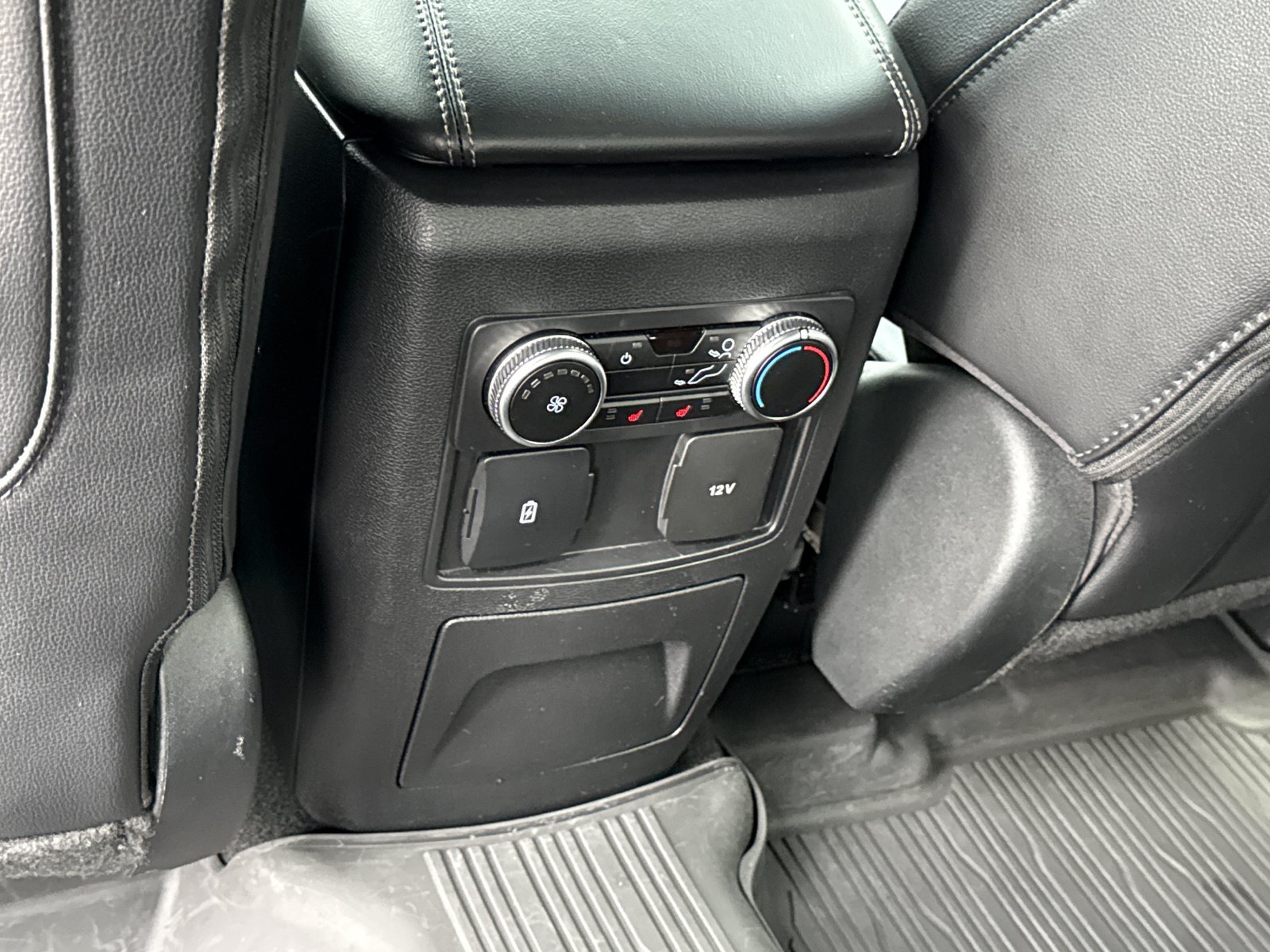Used 2024 Ford Explorer Limited RWD image 14