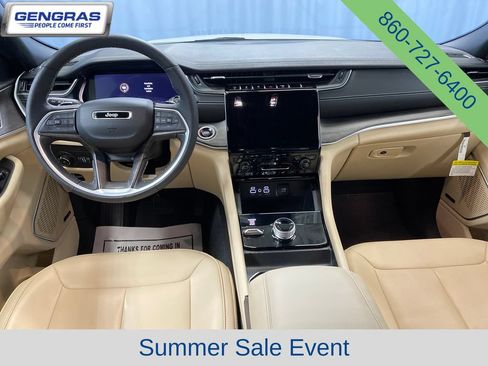 Used 2024 Jeep Grand Cherokee L Limited AWD/4WD image 32