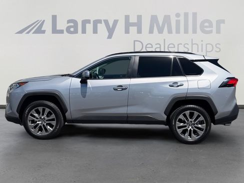 Used 2020 Toyota RAV4 Limited AWD/4WD image 2