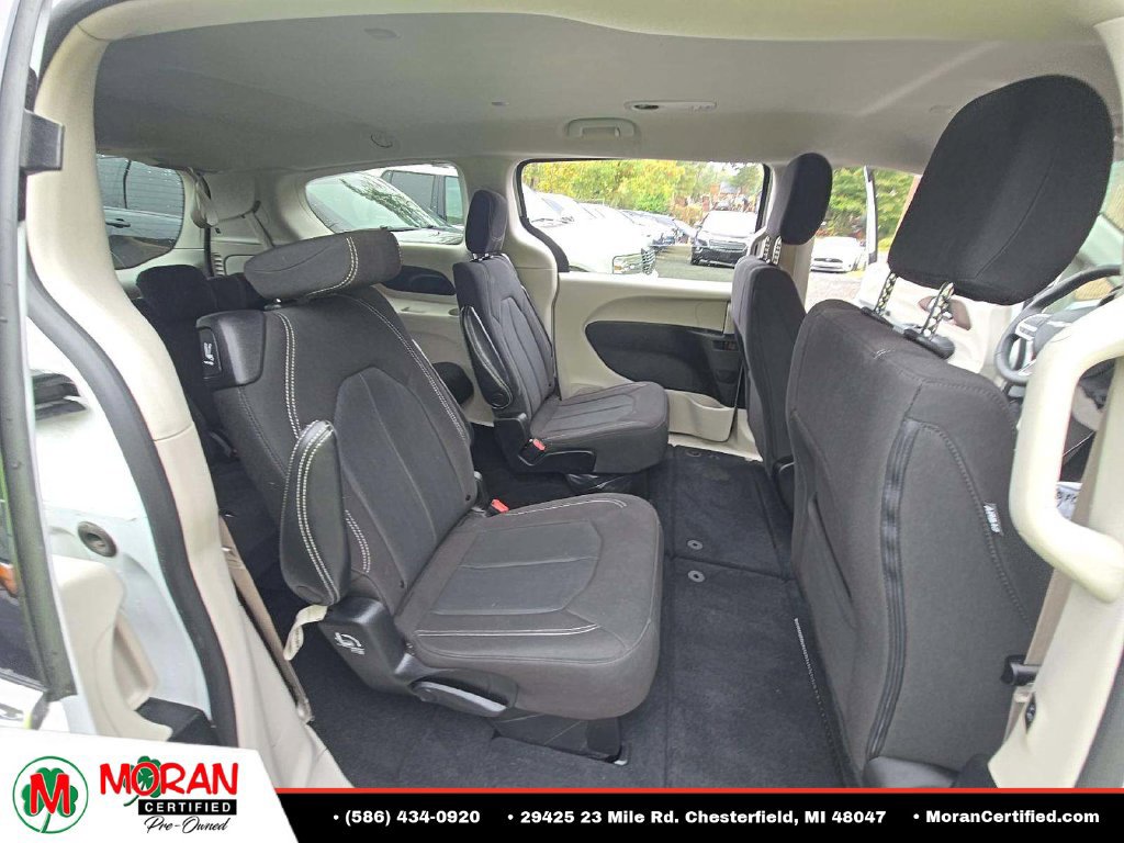Used 2023 Chrysler Voyager LX FWD image 11