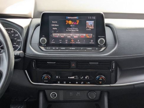 Used 2022 Nissan Rogue SV image 23