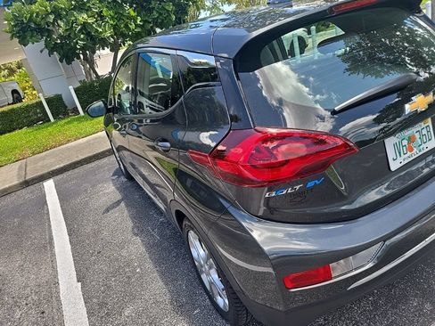 Used 2021 Chevrolet Bolt LT FWD image 5