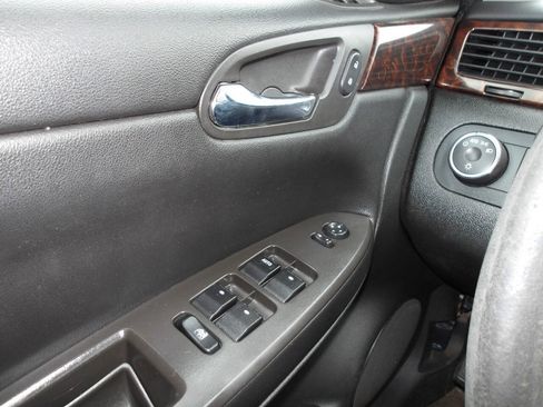 Used 2014 Chevrolet Impala Limited LS FWD image 17