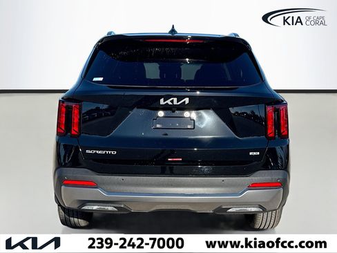 New 2026 Kia Sorento S image 4