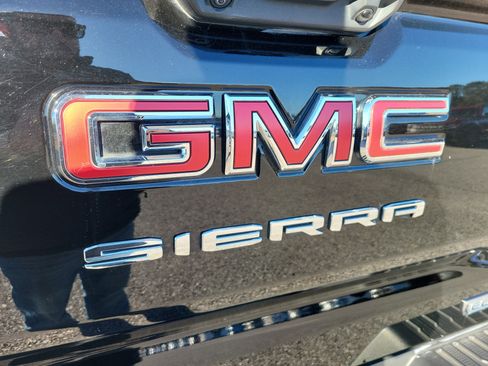 Used 2023 GMC Sierra 1500 Elevation image 10