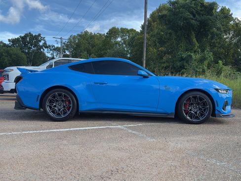 Used 2024 Ford Mustang GT Premium w/ GT Performance Package RWD image 3
