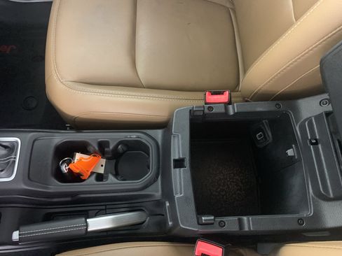 Used 2020 Jeep Gladiator Rubicon AWD/4WD image 28