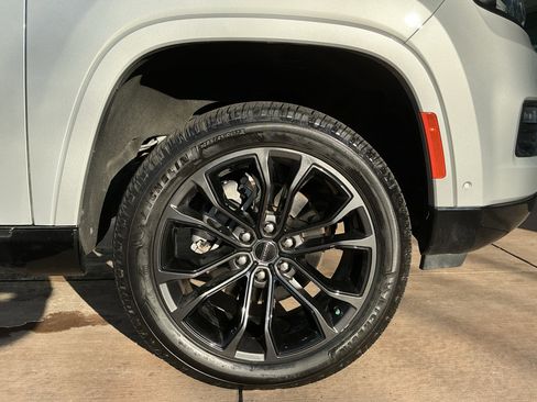 Used 2024 Jeep Grand Wagoneer L Series II w/ Quick Order Packagew 28T image 28