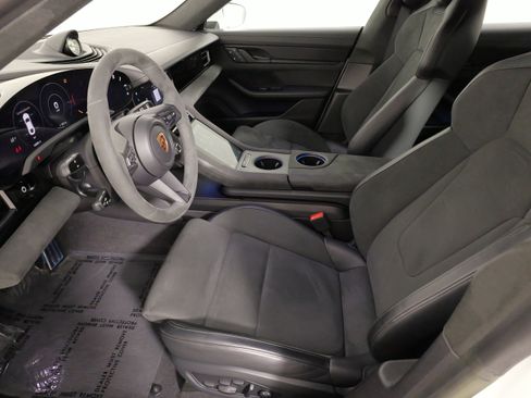 Used 2023 Porsche Taycan GTS image 29