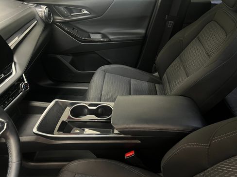 Used 2025 Chevrolet Equinox LT image 31