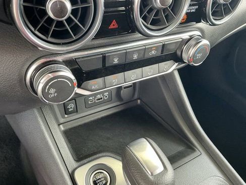 Used 2025 Nissan Sentra SV FWD image 22
