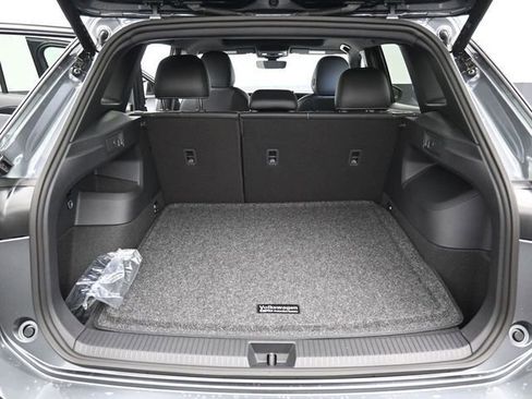 New 2026 Volkswagen Tiguan SE R-Line FWD image 12
