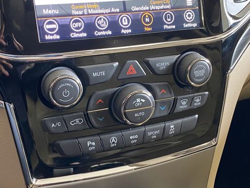 Used 2021 Jeep Grand Cherokee Limited w/ Premium Lighting Group image 29